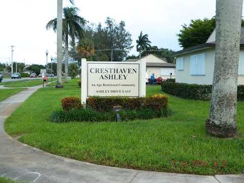 4780 Cresthaven Boulevard E, West Palm Beach, FL 33415
