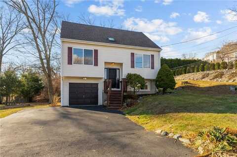 4 Cobble Hill Road, Lincoln, RI 02865