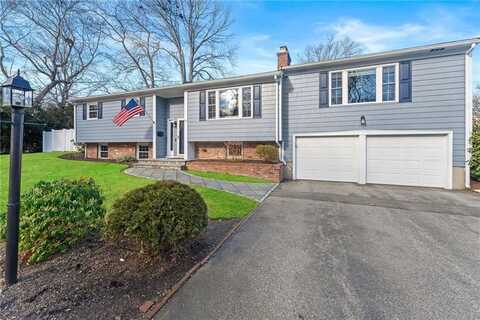 53 Rip Van Winkle Circle, Warwick, RI 02886