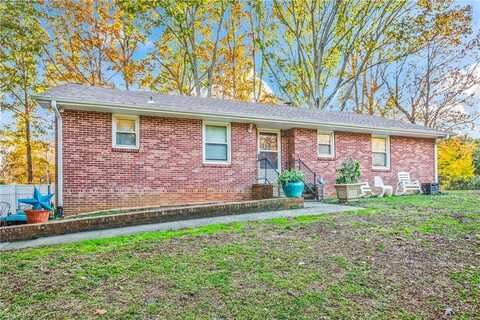 4818 Selwyn Drive, Winston Salem, NC 27104