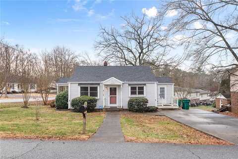 901 Pineland Avenue, Madison, NC 27025