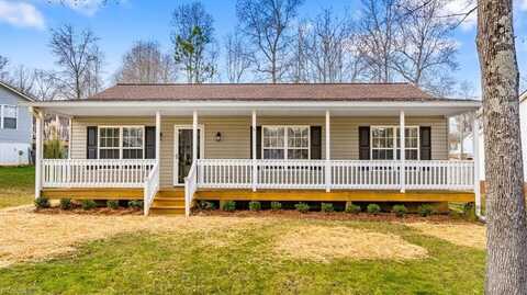 102 Falling Creek Drive, Thomasville, NC 27360