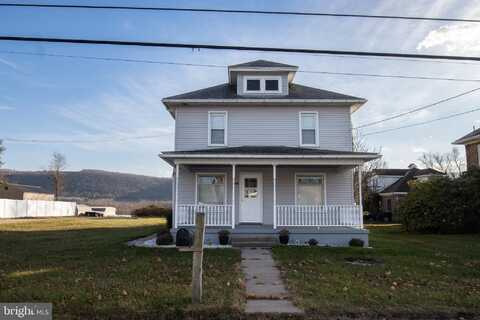 933 E MAIN STREET, HEGINS, PA 17938