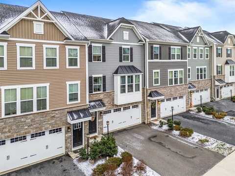 4050 Crown Dr, South Park, PA 15129