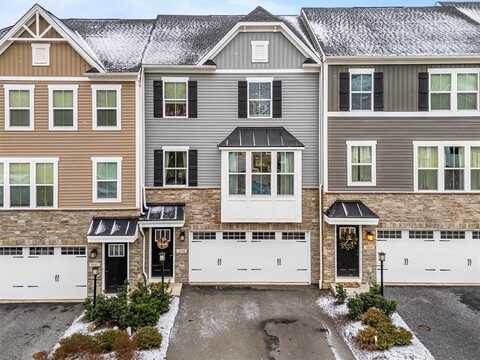 4050 Crown Dr, South Park, PA 15129