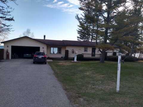 1122 Shore Drive, Cheboygan, MI 49721