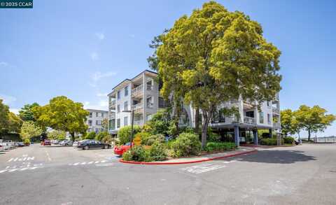 4 Captain Dr, Emeryville, CA 94608