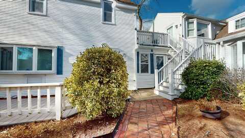 15 Cottage Street, Provincetown, MA 02657