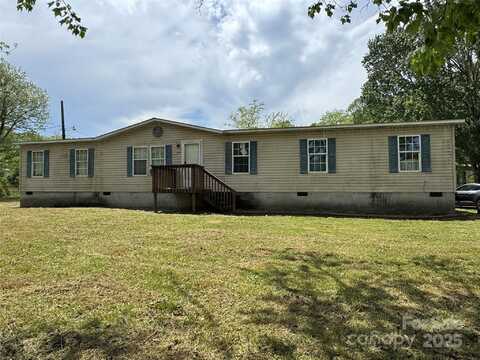 166 Turkey Pen Gap Road, Horse Shoe, NC 28742