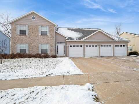 6109 Greenbriar Lane SW, Cedar Rapids, IA 52404