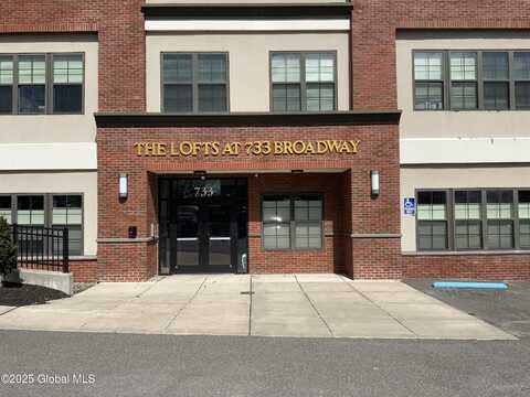 733 Broadway, Albany, NY 12207