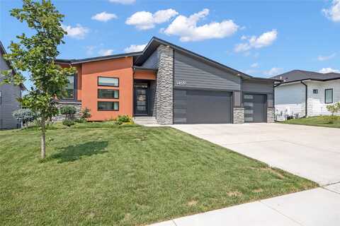 14619 Sutton Drive, Urbandale, IA 50323