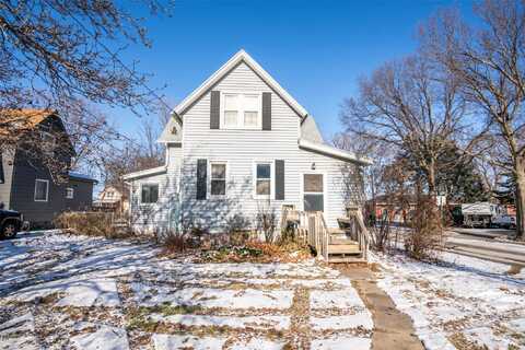 1446 Henderson Avenue, Des Moines, IA 50316