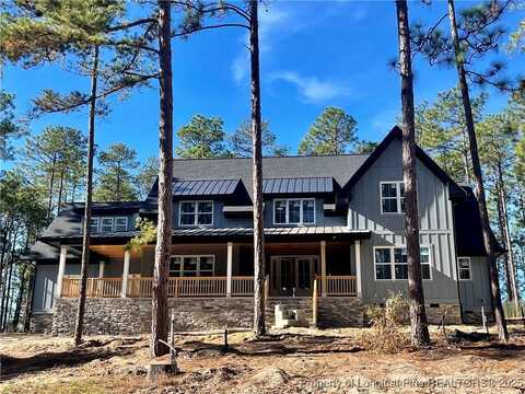 130 Kings Ridge Court, Southern Pines, NC 28387