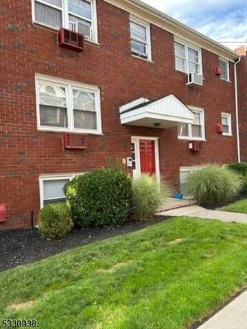 476 Joralemon St, Belleville, NJ 07109