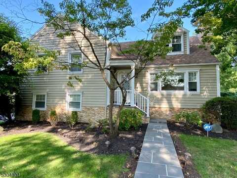 51 Bell Dr, Westfield, NJ 07090