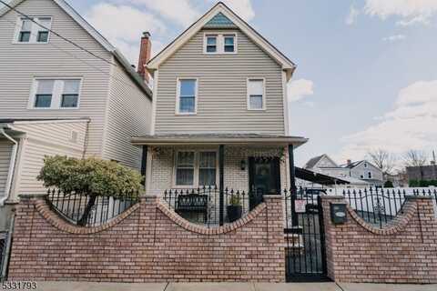 334 Cortlandt St, Belleville, NJ 07109