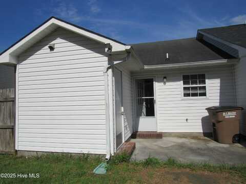 108 Live Oak Court, Midway Park, NC 28544