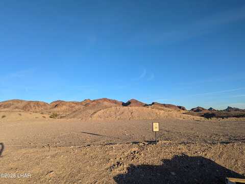 2520 Flat Irons Ln, Lake Havasu City, AZ 86406