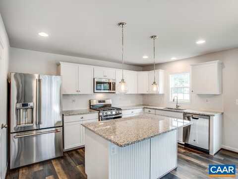 45 SWEETVIEW CT, STUARTS DRAFT, VA 24477