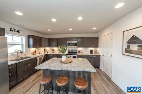 160 REBECCA CT, Stuarts Draft, VA 24477