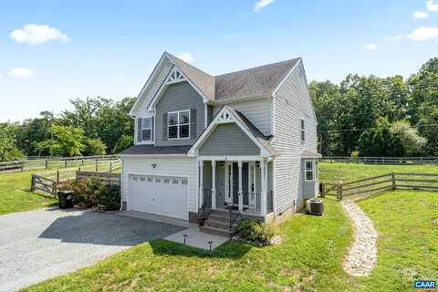 4 CARRIAGE HILL RD, PALMYRA, VA 22963