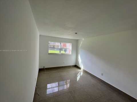 3600 NW 21st St, Lauderdale Lakes, FL 33311
