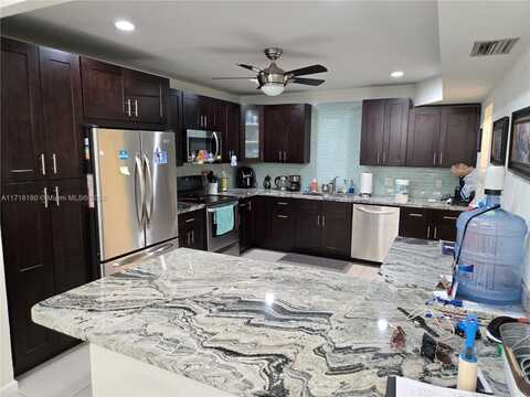 295 Jacaranda Dr, Plantation, FL 33324