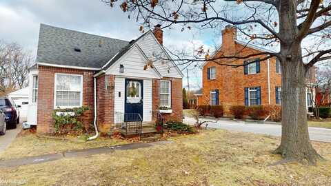 1120 Vernier, Grosse Pointe Woods, MI 48236