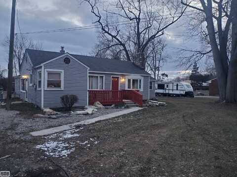 23608 glenwood, Clinton Township, MI 48035