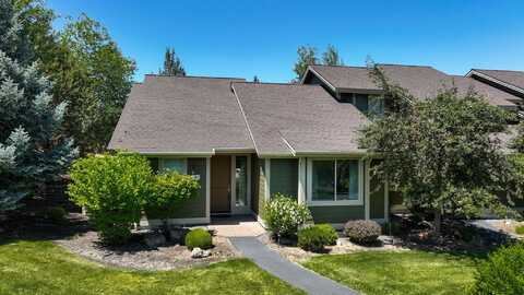 751 Sage Country Court, Redmond, OR 97756