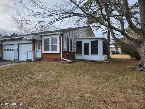 6-b Quincy Drive, Whiting, NJ 08759