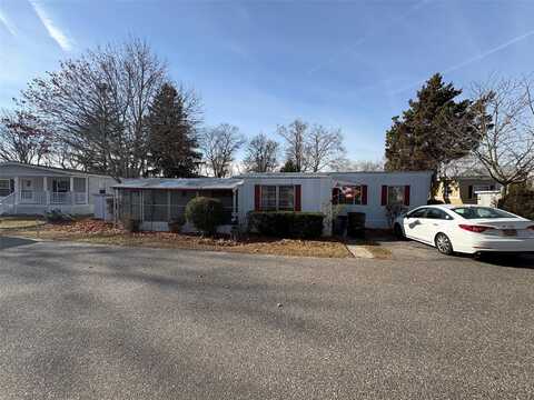 1964 River Road, Calverton, NY 11933