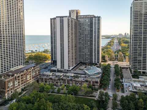 400 E Randolph Street, Chicago, IL 60601