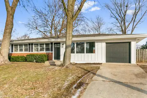 1812 Lucylle Avenue, Saint Charles, IL 60174