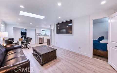 1825 W Balboa Boulevard, Newport Beach, CA 92663