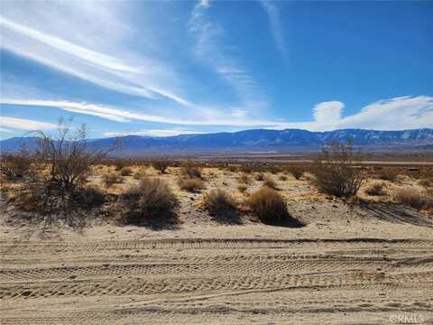 500 Neptune Road, Lucerne Valley, CA 92356