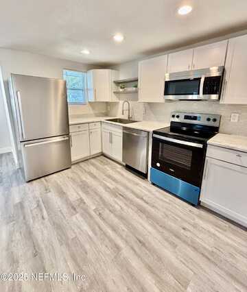 1822 W 5TH Street, Jacksonville, FL 32209