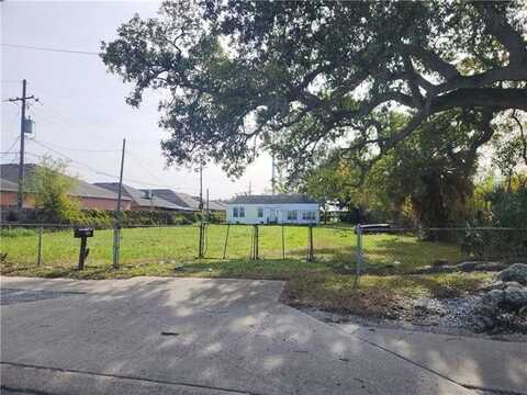 8146 HAYNE Boulevard, New Orleans, LA 70126