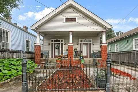 2349 LAUREL Street, New Orleans, LA 70130