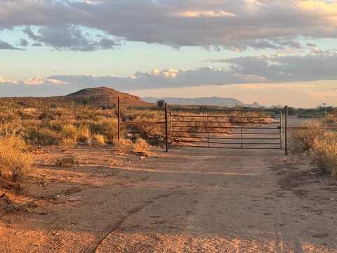 15 Smith Run, Sierra Blanca, TX 79851