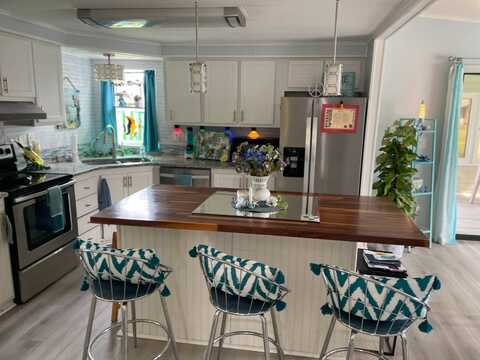 9850 TAMARRON CT, NORTH FORT MYERS, FL 33903