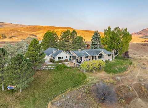 30 Squaw Creek Ct., Lander, WY 82520