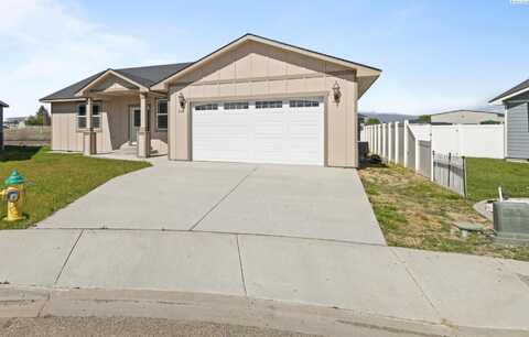 200 Ivone, Sunnyside, WA 98944