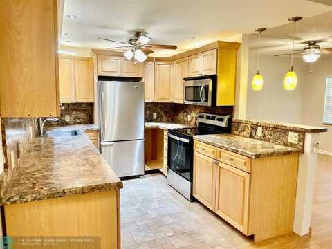 135 Mansfield D, Boca Raton, FL 33434
