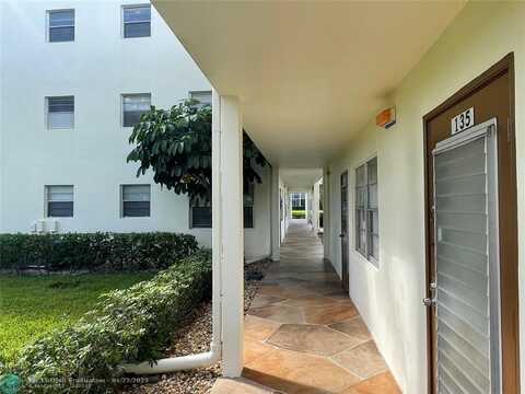135 Mansfield D, Boca Raton, FL 33434