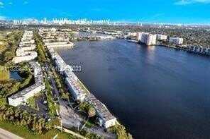 1000 NE 191st St, Miami, FL 33179