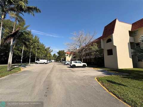 2700 W Sunrise Lakes Dr, Sunrise, FL 33322