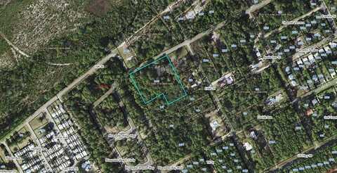 2462 Oak St, Lanark Village, FL 32323