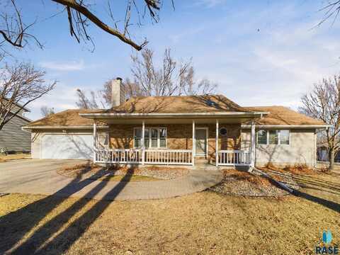 2904 E 52nd St, Sioux Falls, SD 57103